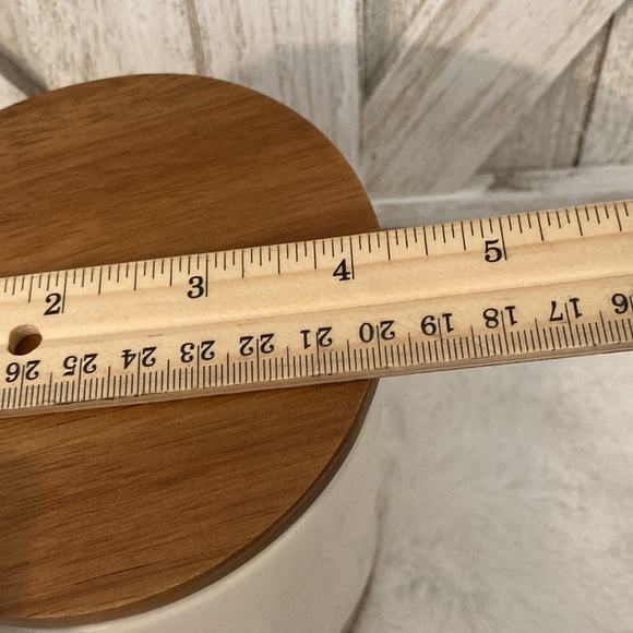 Rae Dunn Queen Bee Crown Canister with Wooden Lid - Picture 6 of 7